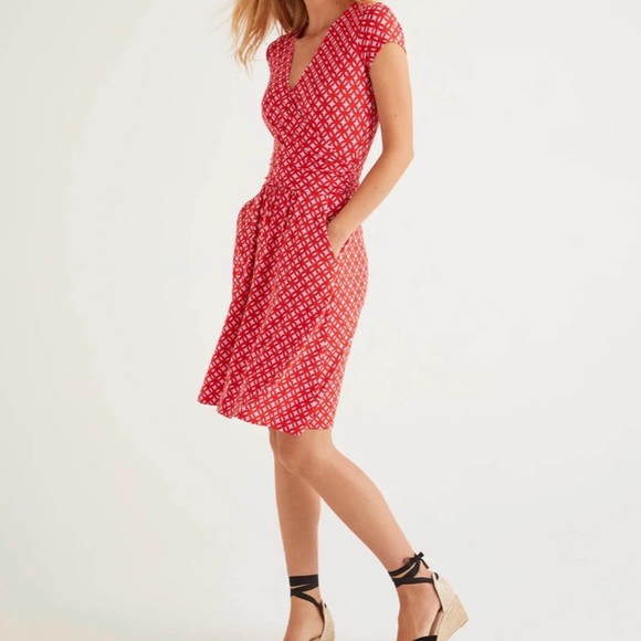 Boden Dresses & Skirts - Boden Lola Jersey Dress Geometric Print Red Lilac size 8R